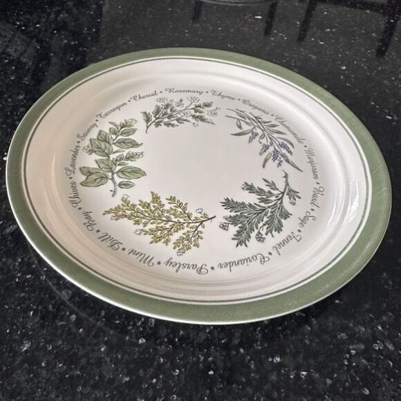Corelle Thymeless Herbs Chamomile Dinner Plates 10 1/4” Set‎ of 2 White Green - Picture 7 of 9